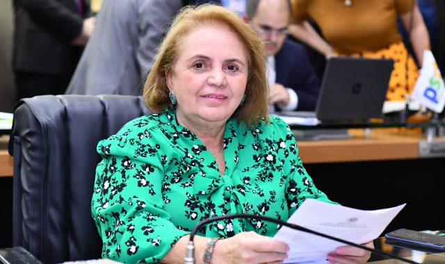 Deputados destacam decisão da Justiça Federal que garante vacina a professores do Amazonas 1 12 Dep. Therezinha Ruiz considera como conquista a decisaI o da JusticI a para vacinar os professores