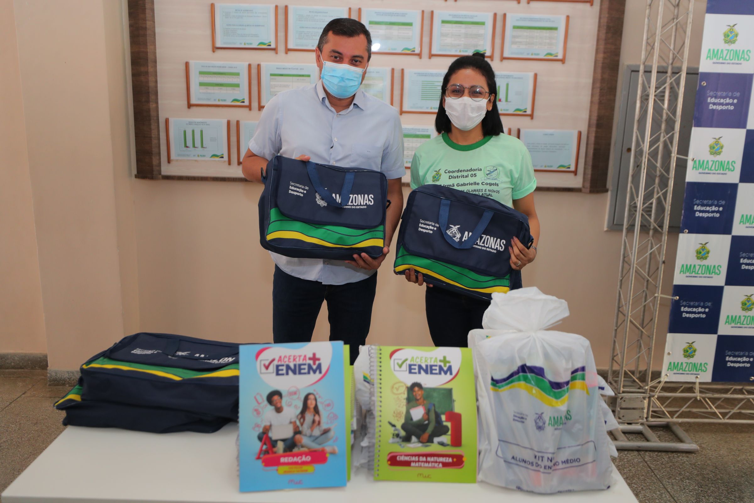 Começa a entrega de material escolar e fardamento a 228 mil estudantes de Manaus 4 FOTO Diego Peres Secom 1 1
