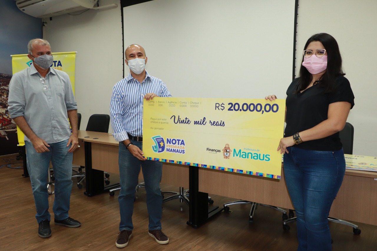 Campanha Nota Premiada Manaus: ganhadores recebem cheques de mais um sorteio 3 Campanha Nota Premiada Manaus: ganhadores recebem cheques de mais um sorteio
