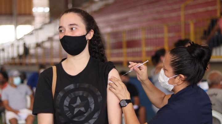 Manaus anuncia vacinação de adolescentes contra Covid-19 ainda esta semana 1 Manaus anuncia vacinação de adolescentes contra Covid-19 ainda esta semana