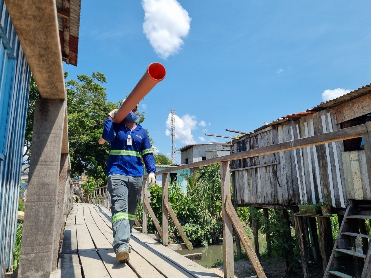 Após décadas sem o serviço, comunidades vulneráveis de Manaus recebem 100 quilômetros de novas redes de água tratada 3 Após décadas sem o serviço, comunidades vulneráveis de Manaus recebem 100 quilômetros de novas redes de água tratada
