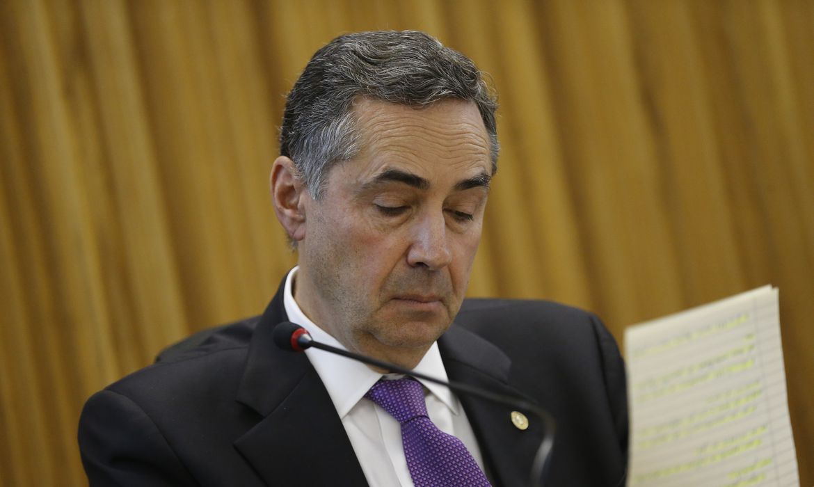 Barroso reafirma segurança de urnas eletrônicas durante testes no RJ 3 Barroso reafirma segurança de urnas eletrônicas durante testes no RJ