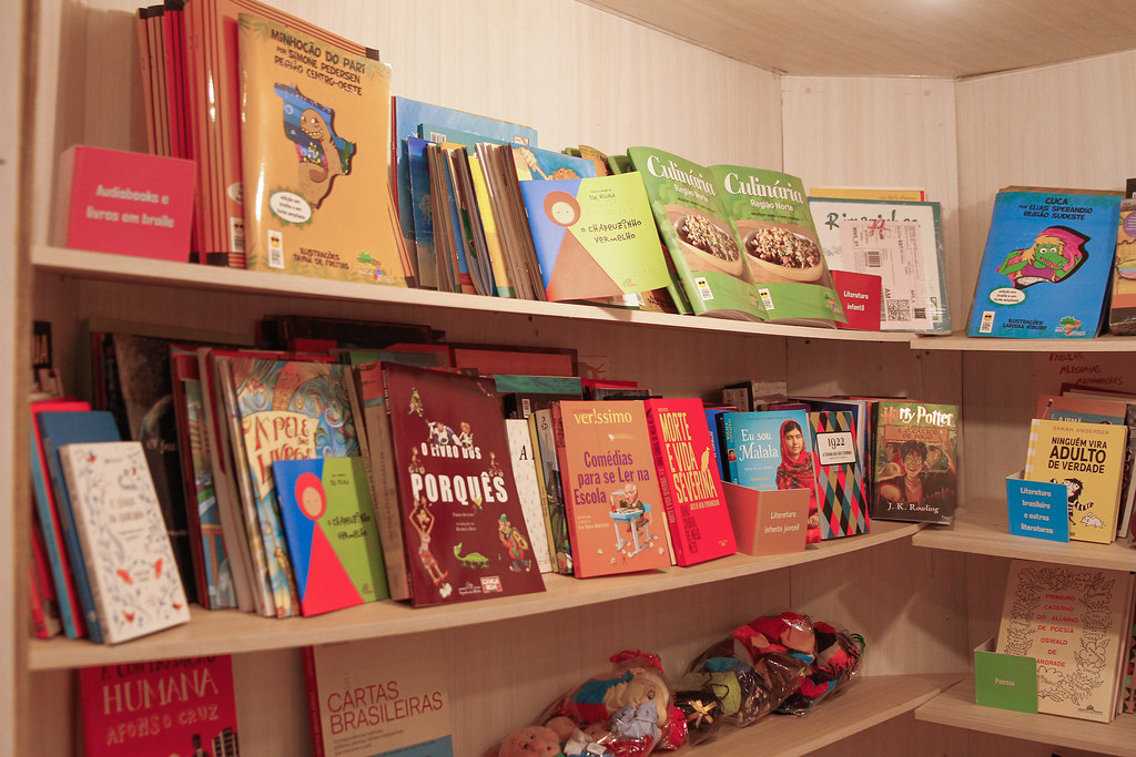 Prefeitura e empresas nacionais inauguram a primeira ‘Casinha de Livros’ em escola ribeirinha de Manaus