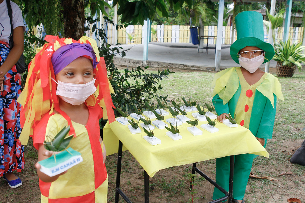 Prefeitura e empresas nacionais inauguram a primeira ‘Casinha de Livros’ em escola ribeirinha de Manaus