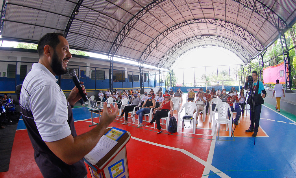 Prefeitura e empresas nacionais inauguram a primeira ‘Casinha de Livros’ em escola ribeirinha de Manaus