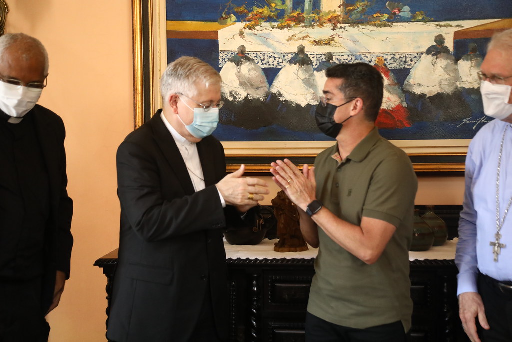 Prefeito é recebido pelo representante do papa no Brasil e garante colaboração com a igreja católica