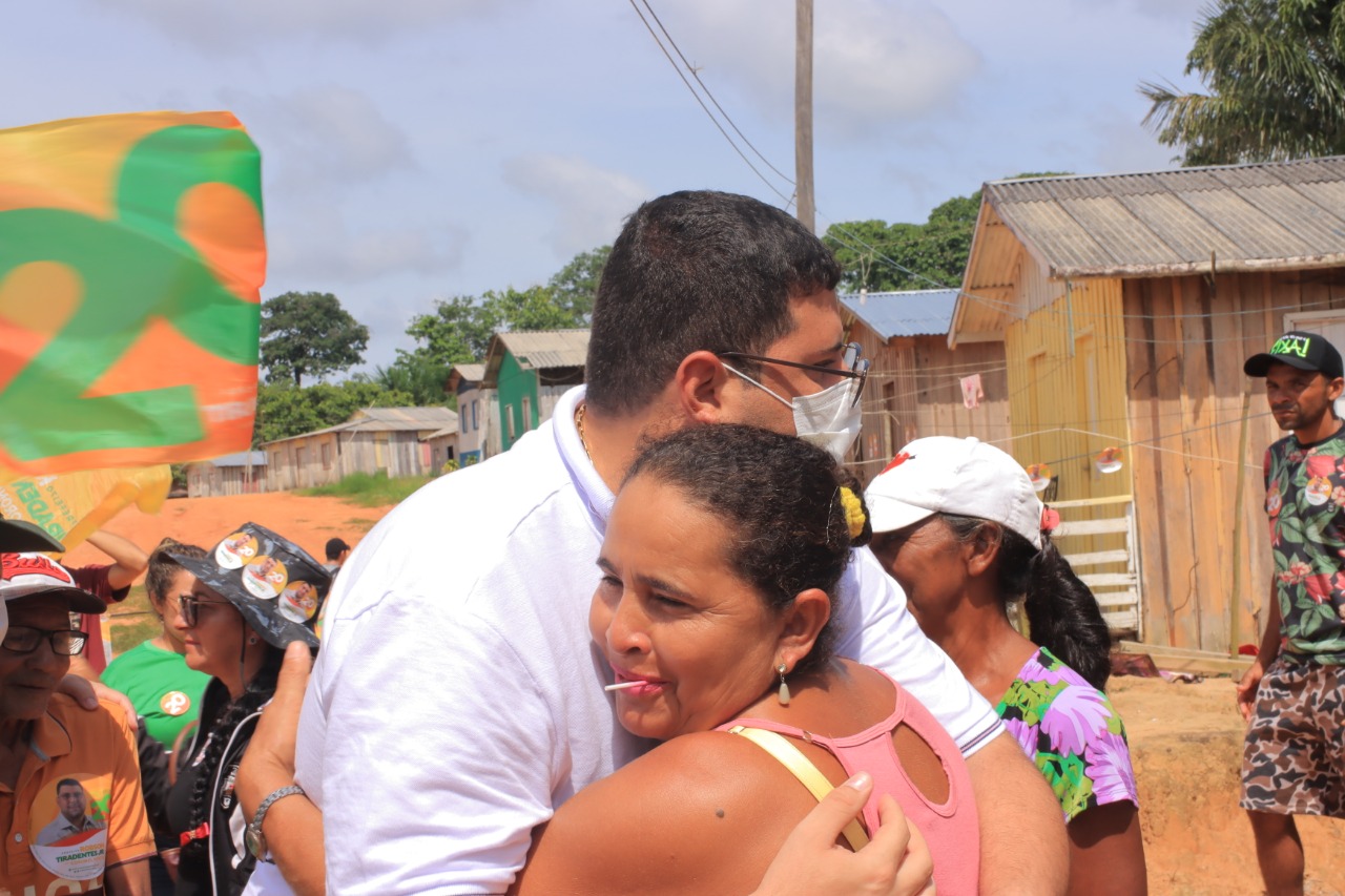 Robson Tiradentes Jr. lidera pesquisa para prefeito em Coari com 39%