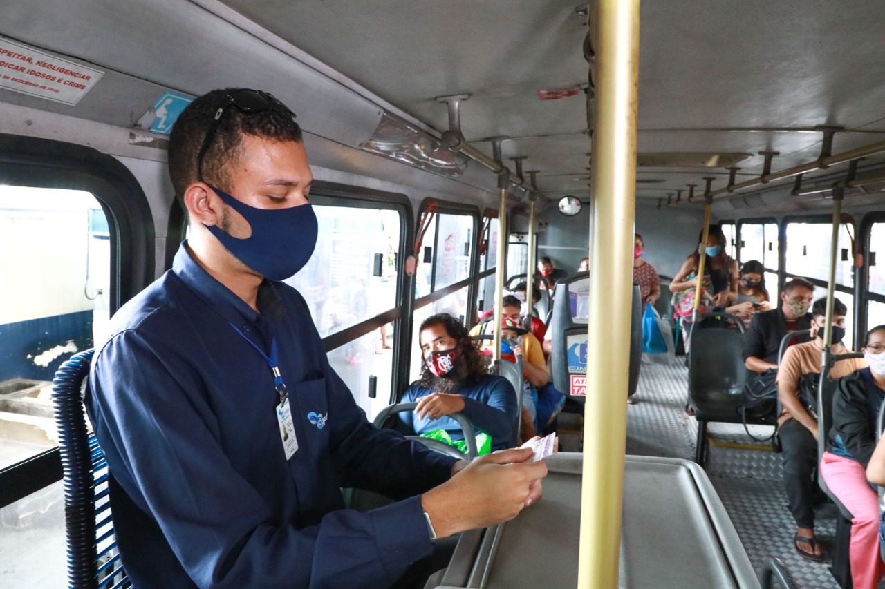 Covid-19: uso de máscara continua sendo recomendado no transporte público de Manaus 2 Covid-19: uso de máscara continua sendo recomendado no transporte público de Manaus