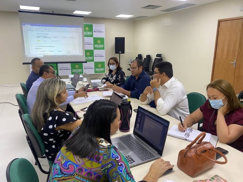 Sema e Immu constroem plano de trabalho para implantação de ônibus elétricos em Manaus