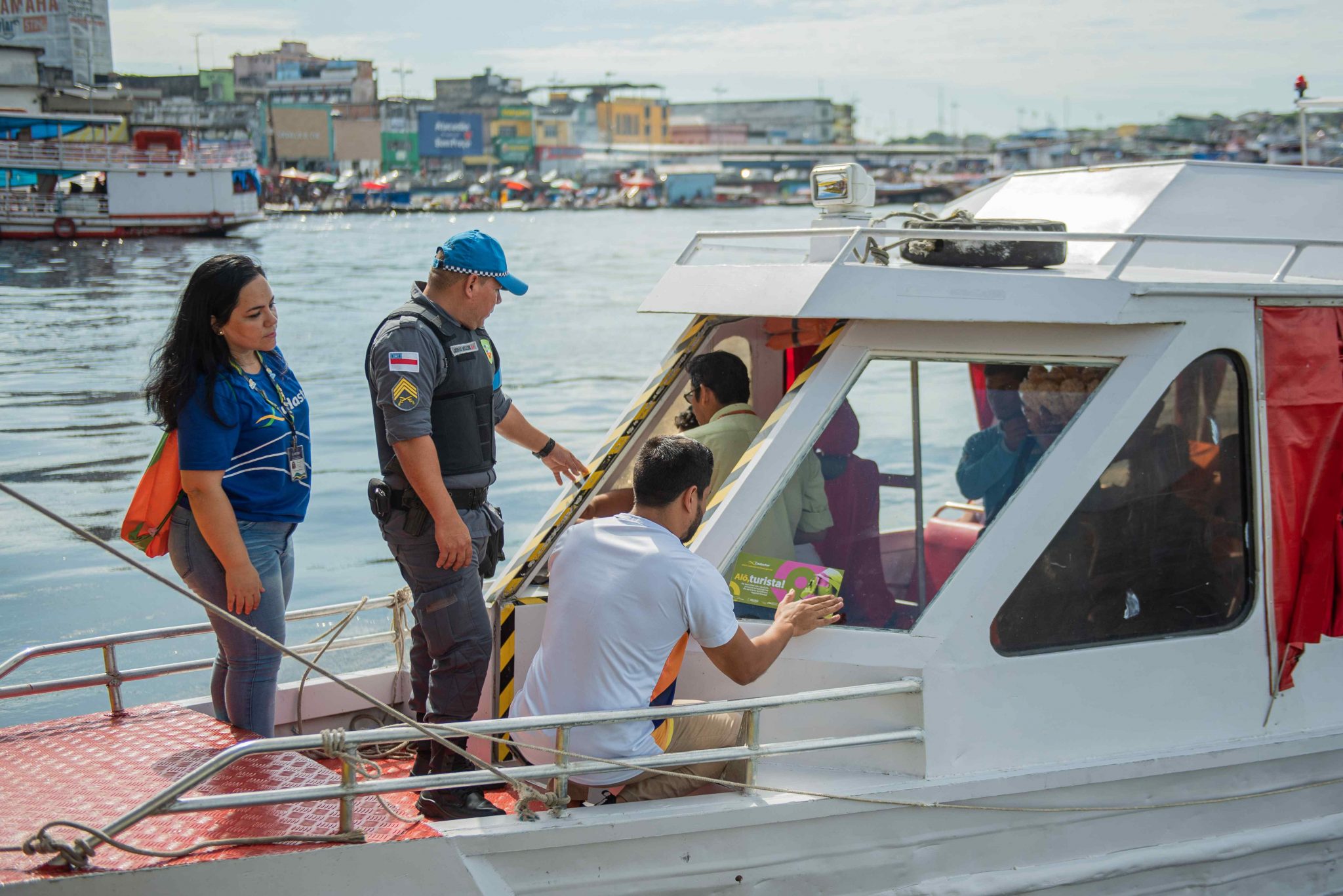 Começa a fiscalização dos transportes turísticos em Manaus 1 Começa a fiscalização dos transportes turísticos em Manaus