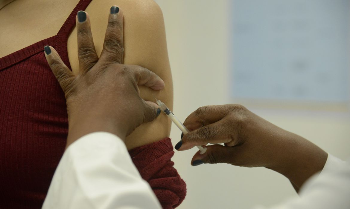 Vacinação contra a Covid-19 terá 51 pontos de atendimento nesta semana