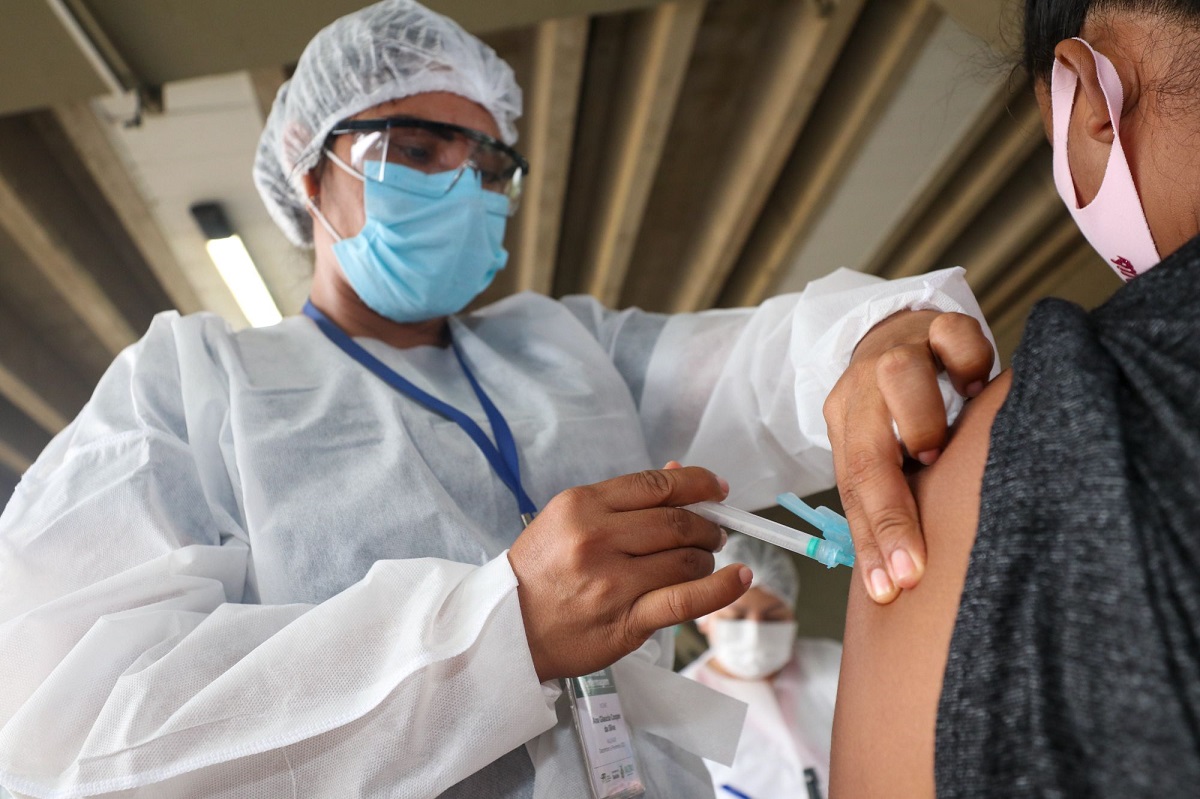 Casos explodem e pontos de vacinação contra a Covid-19 aumentam para 84 locais, nesta semana